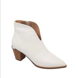 Linea Paolo WESTLY Booties in White